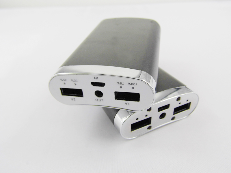18650三節(jié)雙U大蠶豆帶LED燈移動(dòng)電源充電寶鋁外殼